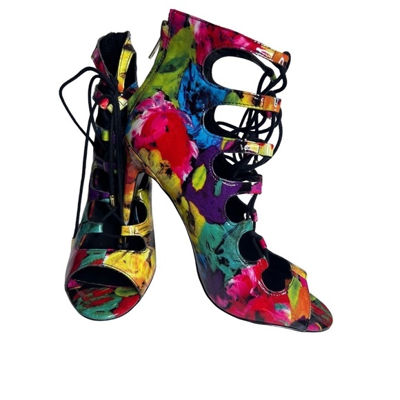 steve Madden Floral Cythiaa Lace-Up Booties - Picture 4 of 7